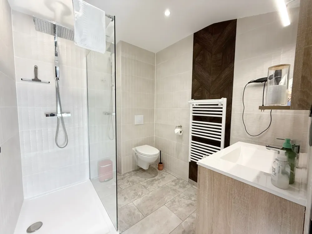 La chambre 4 douche