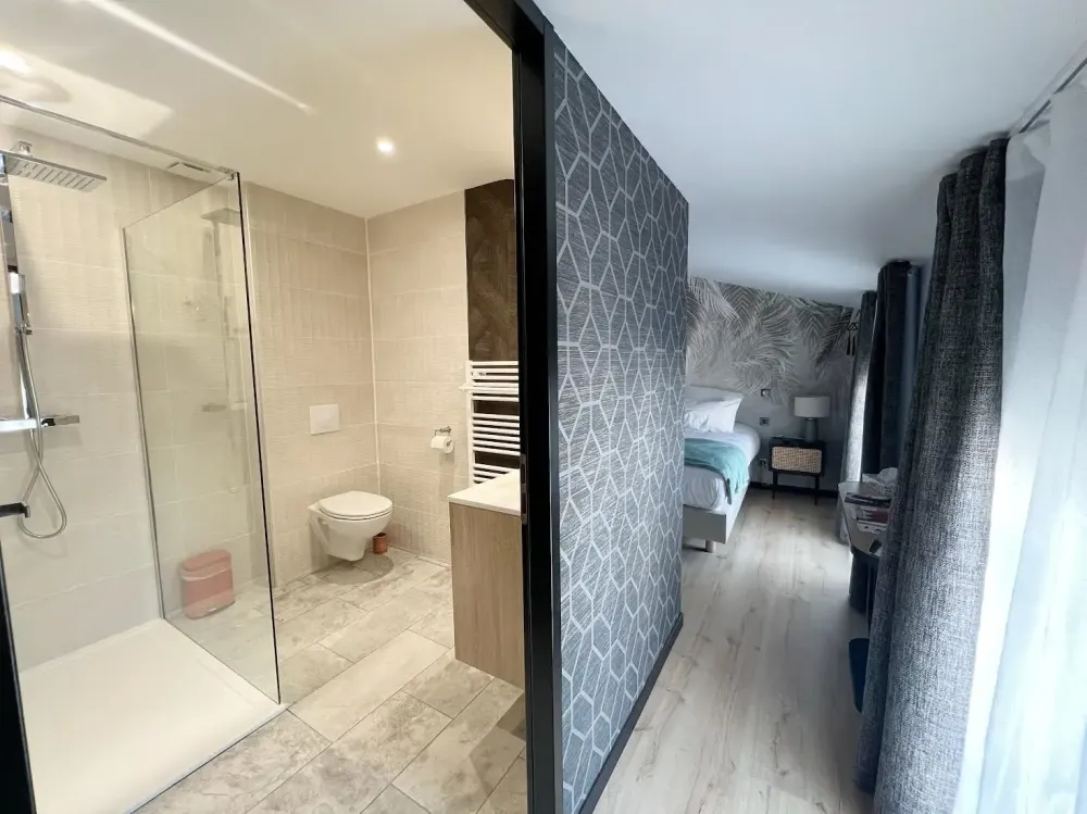 La chambre 4 salle de bain