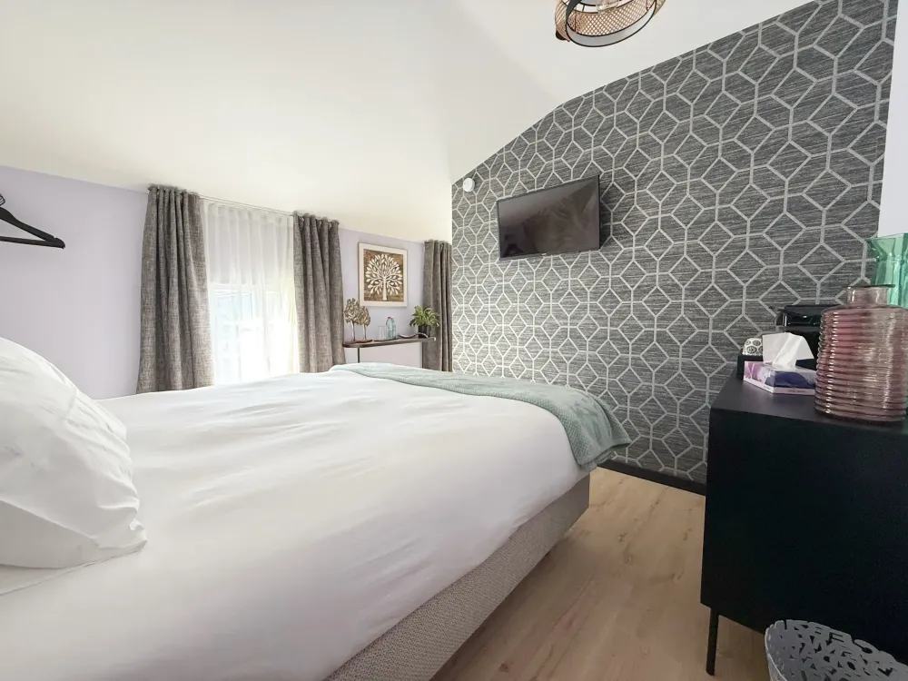 La chambre 4 télé